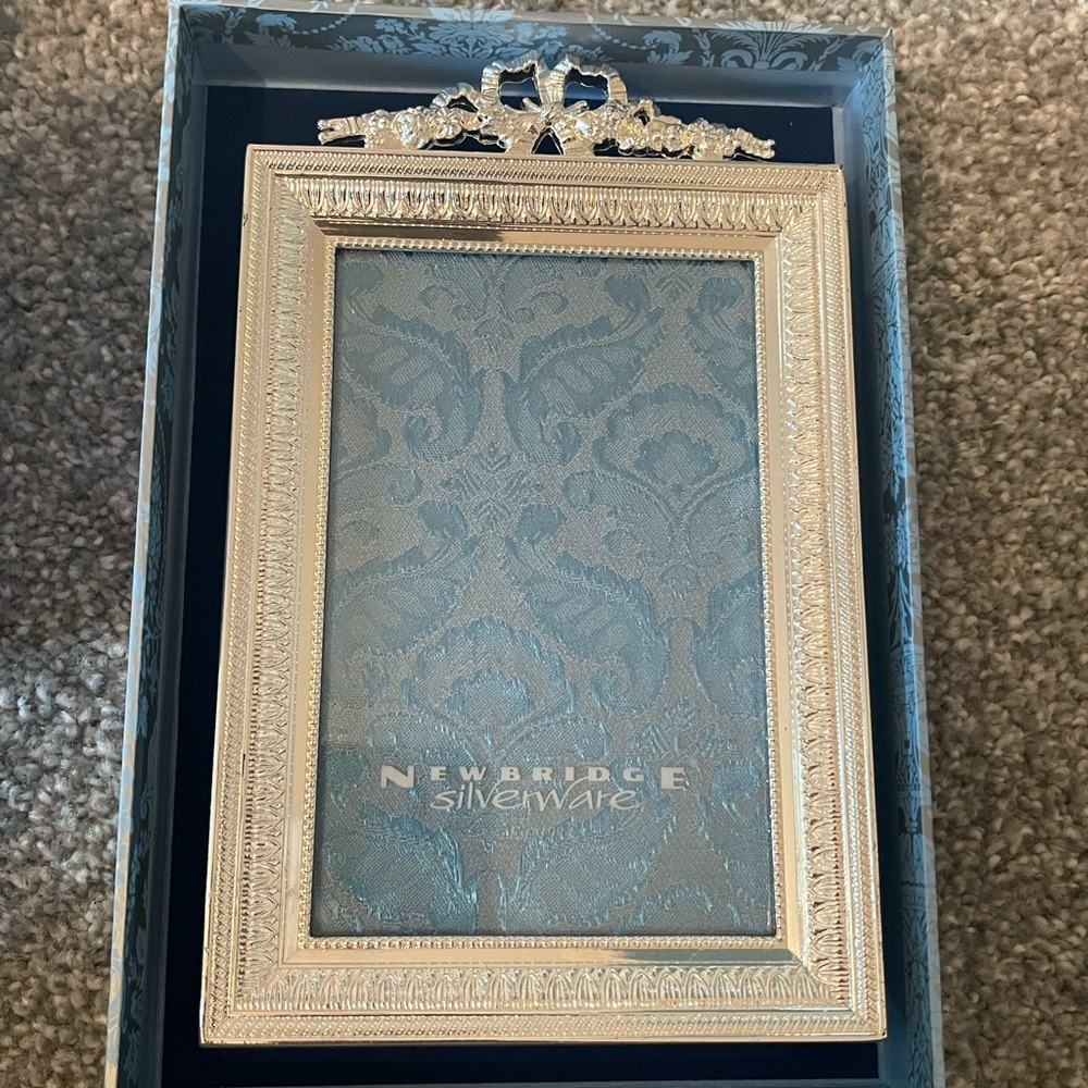 ⭐️Newbridge Silverware beautiful silver vintage photo frame NWT